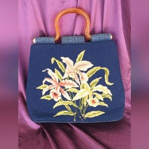 Floral Embroidered Clutch